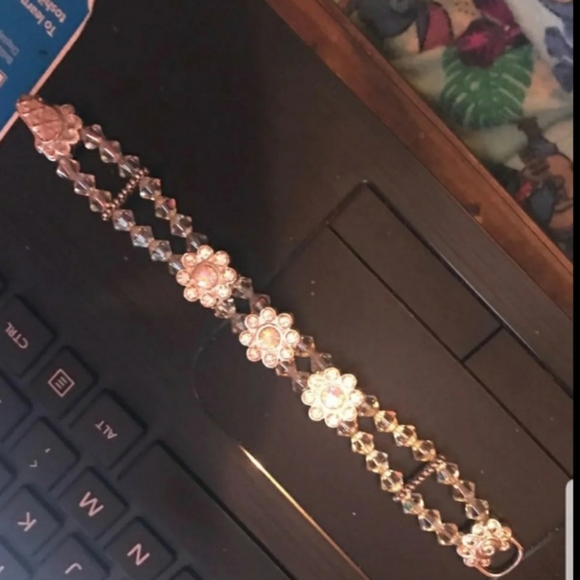 Vintage 3 Flower Bracelet - Picture 1 of 1